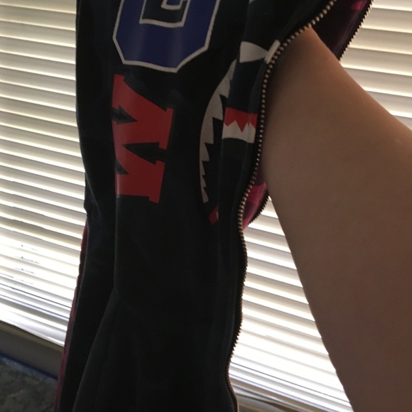 Bape - Picture 3 of 7